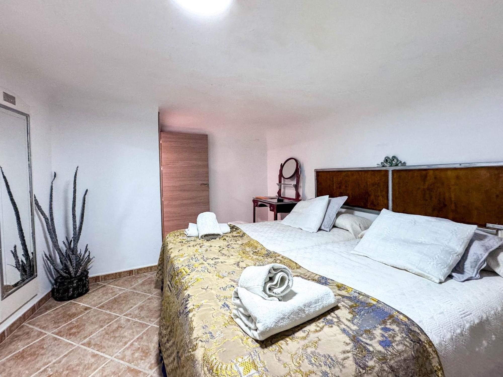 Freila Casa Cueva Rural Vico Ideal Grandes Grupos מראה חיצוני תמונה